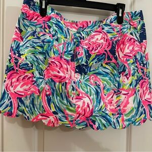 Lilly Pulitzer skort. Waist has been altered. See pictures for measurements.